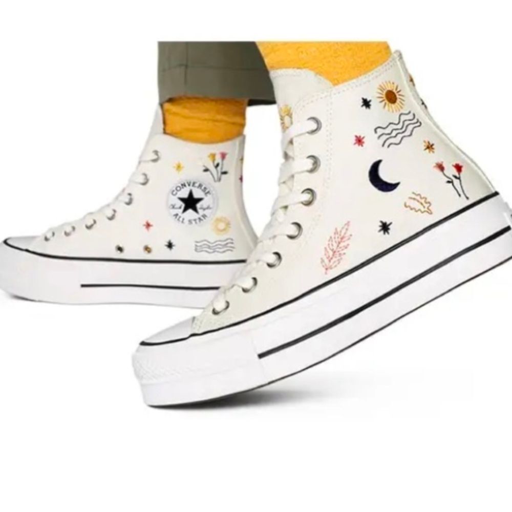 Converse Chuck Taylor It's Ok To Wander Embroidered Sneakers 7.5